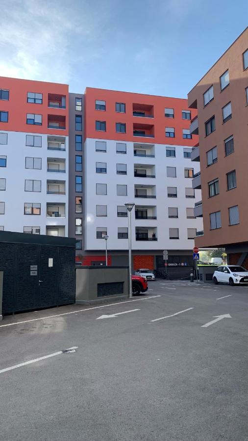 Apartamento Zagreb Nightlight Exterior foto