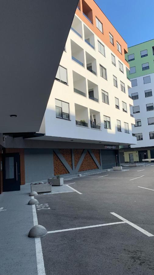 Apartamento Zagreb Nightlight Exterior foto